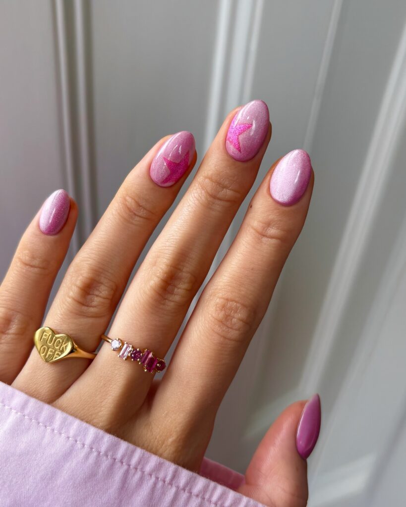 As tendências de beleza primavera 2026 - Cat eye nails - @thenaillologist | Treatwell